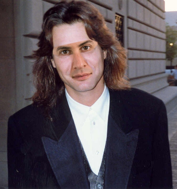 教你用200行Python代码“换脸”_ 图片描述