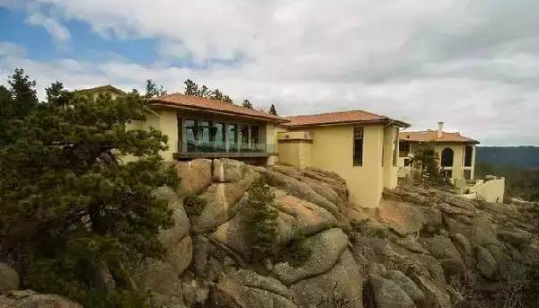 史上最猛程序员!我大哥!让你们在叫我“挨踢狗”_ 图片描述