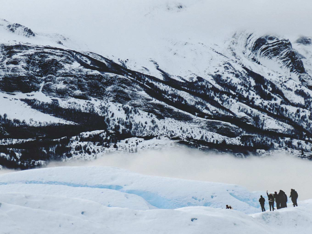 !\[凝固的风&摄影/李佳鸾\](http://upload-images.jianshu.io/upload_images/972352-063243eb416204d1.png?imageMogr2/auto-orient/strip%7CimageView2/2/w/1240)