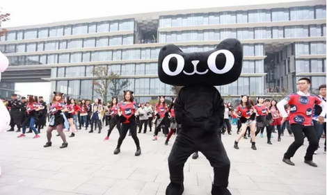 误入前端三年之番外篇_ 图片描述