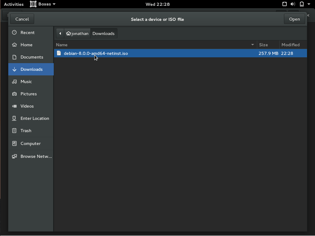 在点击了“选择文件或ISO”后,选择你的ISO。这里,我已经安装了一个Debian ISO。 在点击了“选择文件或ISO”后,选择你的ISO。这里,我已经安装了一个Debian ISO。