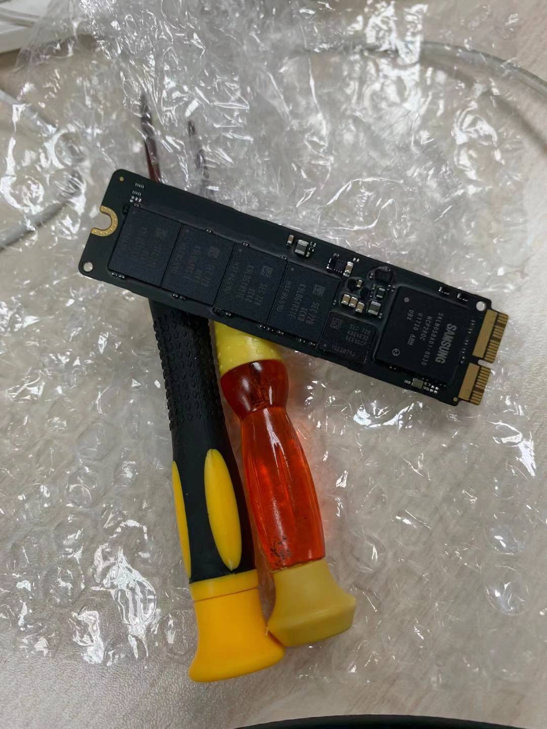 买硬盘时,商家送的